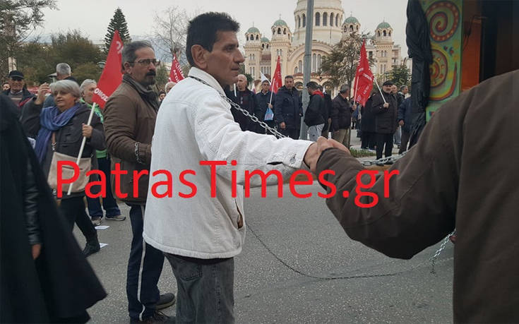 Αλυσοδέθηκαν για την επίσκεψη Τσίπρα στην Πάτρα
