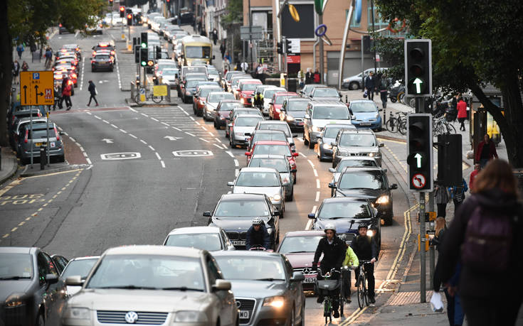Η πρωτοποριακή λύση των Βρετανών για ασφαλέστερους δρόμους
