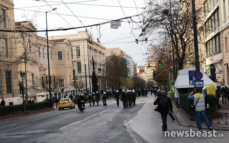 Μικροένταση πριν λίγο στα Προπύλαια