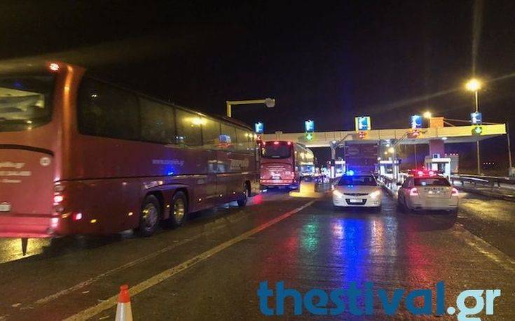 Εκατοντάδες λεωφορεία αναχώρησαν τα ξημερώματα από τη Θεσσαλονίκη για το συλλαλητήριο