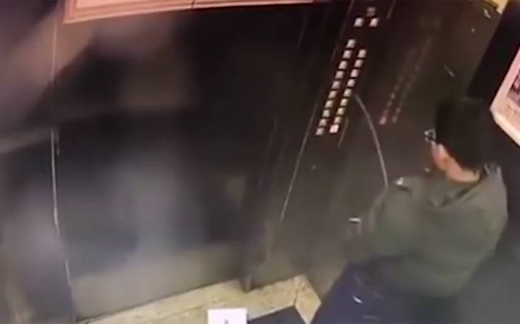 Πιτσιρίκι κλείνεται στο ασανσέρ όταν κάνει την κουτουράδα του