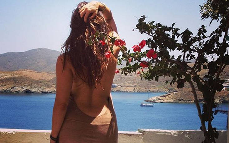 «Ο σύντροφός μου μού δείχνει ασκήσεις για να κρατάω τους γλουτούς μου σε φόρμα»