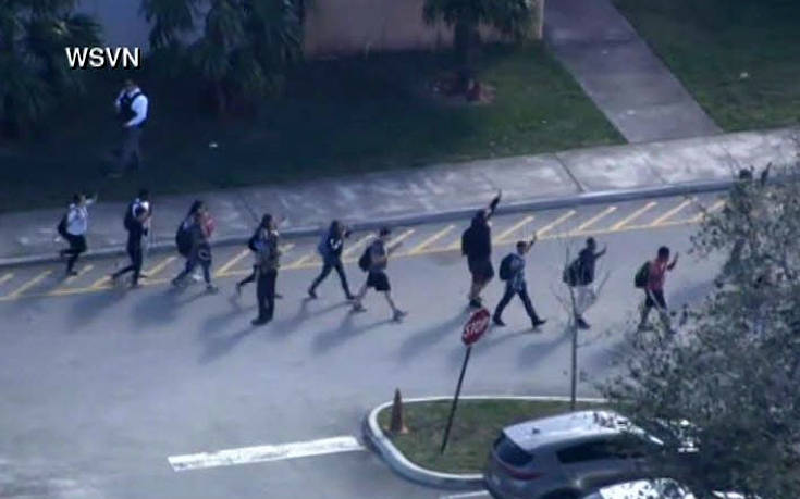 ΦΛΟΡΙΝΤΑ ΠΥΡΟΒΟΛΙΣΜΟΙ