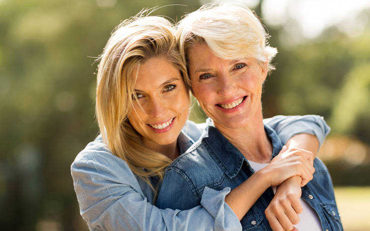 Πώς επηρεάζει η ηλικία τεκνοποίησης της μητέρας αυτή της κόρης