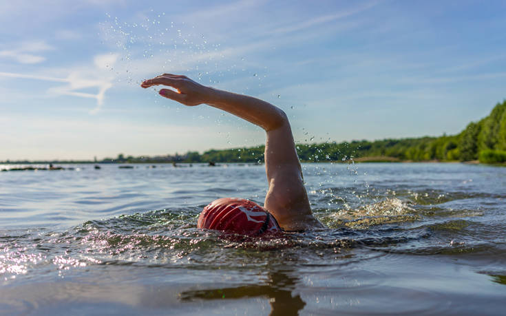 Το κολύμπι μπορεί να προκαλέσει προβλήματα υγείας