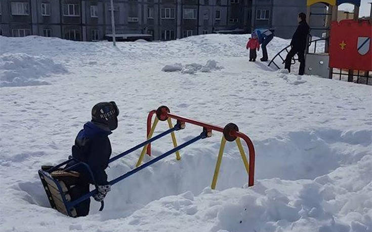 Όταν εσύ παραπονιέσαι για λίγους πόντους χιόνι κάπου αλλού γίνονται αυτά&#8230;