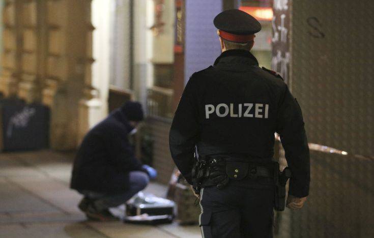 Άγνωστα παραμένουν τα κίνητρα των χθεσινοβραδινών επιθέσεων στη Βιέννη