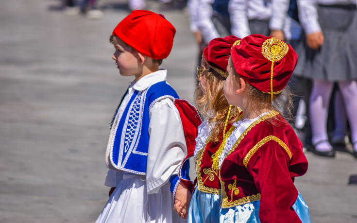 Πώς αμείβεται η αργία της 25ης Μαρτίου