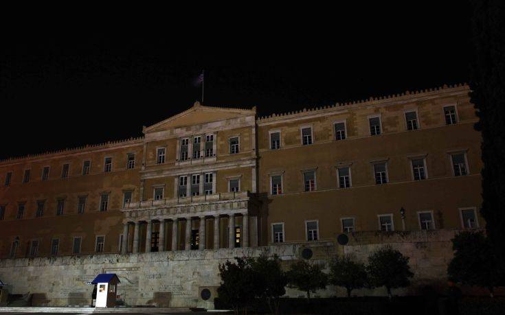 «Δεν υπάρχουν μαγικές λύσεις, θα πάρει καιρό η αποκατάσταση της οικονομίας»