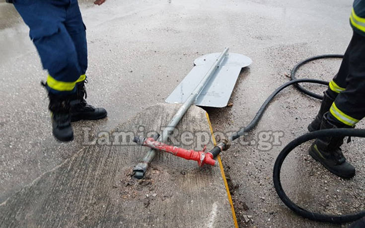 Έχασε τον έλεγχο του αυτοκινήτου και βρέθηκε πάνω στη διαχωριστική νησίδα