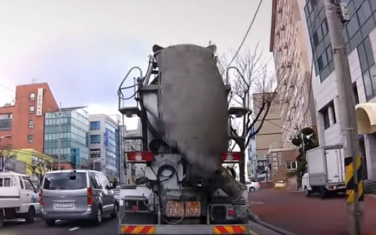 Όσα καταγράφει μια κάμερα ασφαλείας αυτοκινήτου