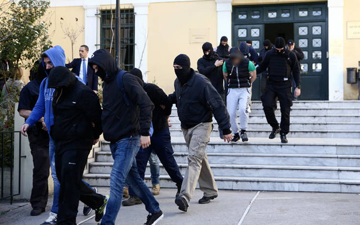 Προφυλακίστηκαν τέσσερις κατηγορούμενοι για συμμετοχή στην ακροδεξιά οργάνωση Combat 18 Hellas