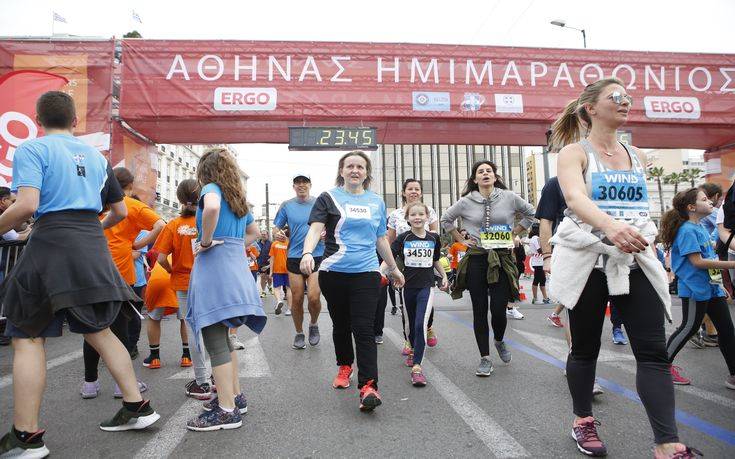 Φωτογραφικά στιγμιότυπα από τον 7ο Ημιμαραθώνιο της Αθήνας