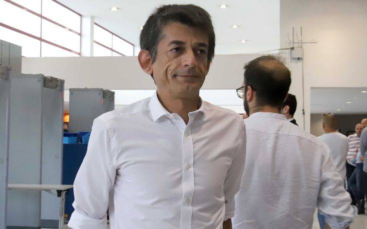 Καρανίκας σε Τσίπρα: Στηρίζεις Στέφανο ή καταλήγεις ομαδάρχης κολάκων