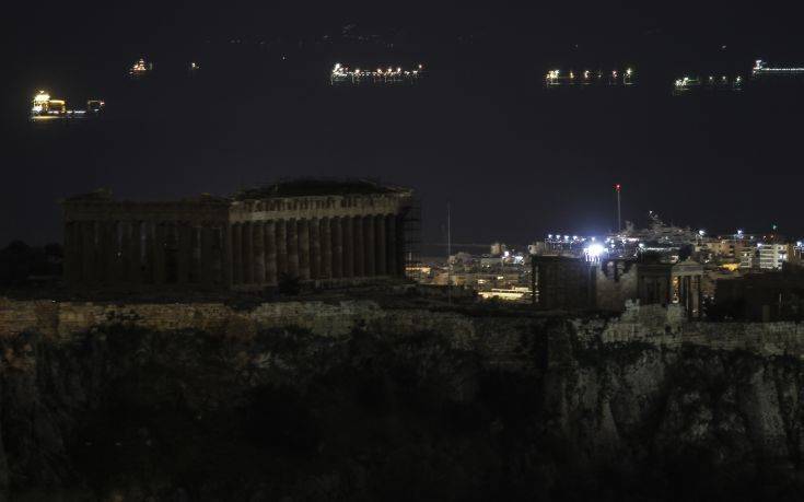 Η Ακρόπολη σταμάτησε να φωταγωγείται για μια ώρα