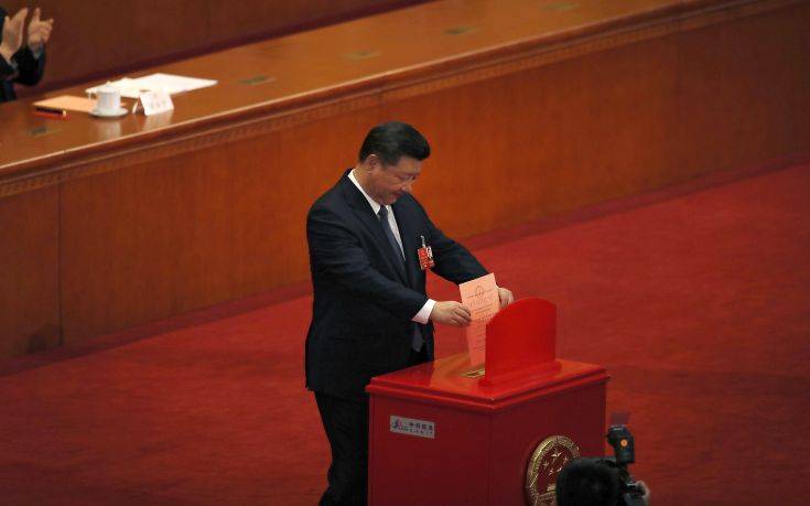 Επ&#8217; αόριστον στην εξουσία ο πρόεδρος της Κίνας Σι Τζινπίνγκ