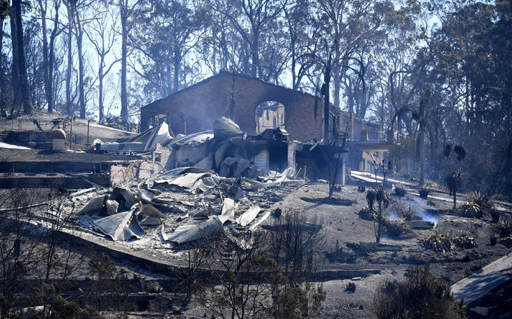 Εκκενώθηκε φλεγόμενη πόλη στην Αυστραλία