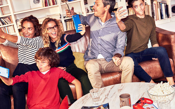 PLAYSTATION_PlayLink_TVS_2450_sRGBL_v1