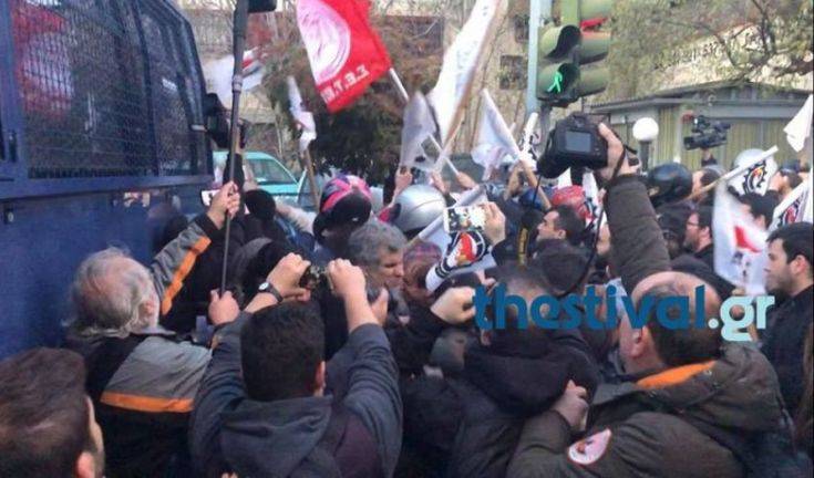 Συγκρούσεις μεταξύ διαδηλωτών και αστυνομίας στη Θεσσαλονίκη