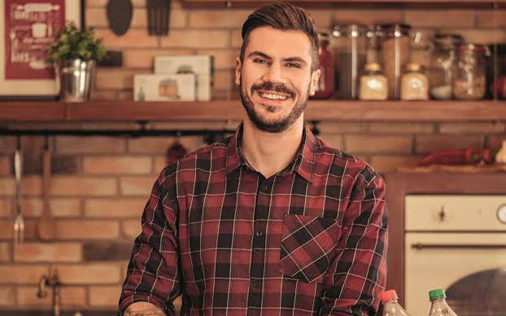Η Coca-Cola και ο Άκης Πετρετζίκης σας προσκαλούν στον πιο απολαυστικό διαγωνισμό