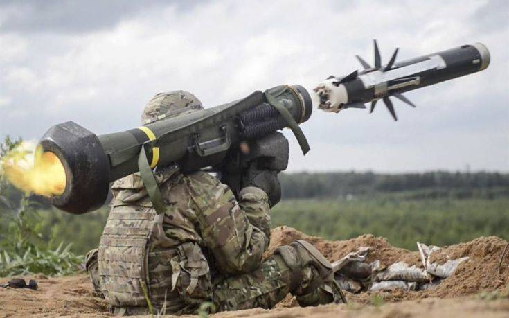 Οι ΗΠΑ εξοπλίζουν την Ουκρανία με αντιαρματικούς πυραύλους