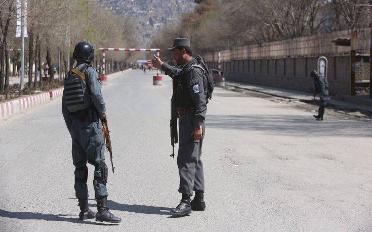 Το Ισλαμικό Κράτος πίσω από την επίθεση αυτοκτονίας σε τέμενος στην Καμπούλ