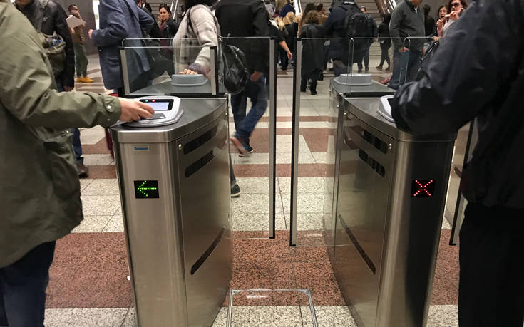 Κλειστές πλέον όλες οι πύλες στους σταθμούς μετρό και ηλεκτρικού