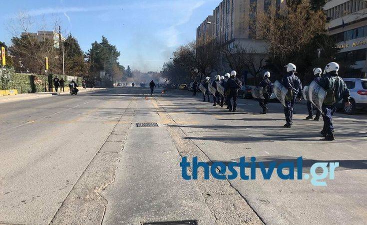 Συμπλοκές οπαδών του ΠΑΟΚ και των ΜΑΤ