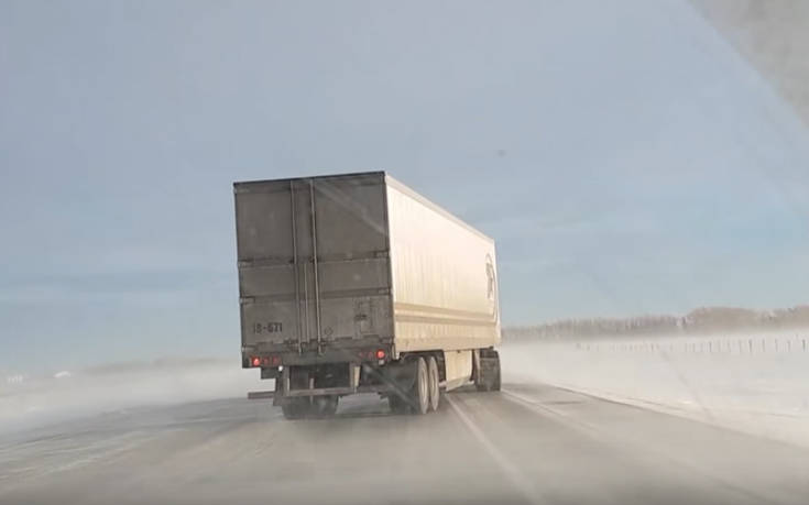 Δεν κουμαντάρεις εύκολα φορτηγό στον πάγο