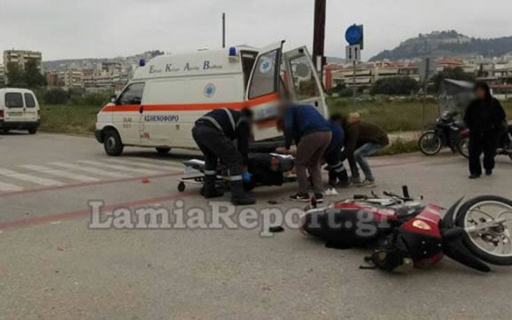 Παραβίασε το STOP και συγκρούστηκε με μηχανάκι, στο νοσοκομείο ο δικυκλιστής