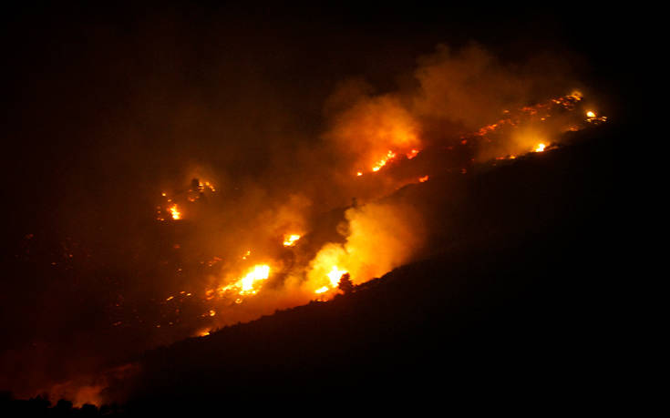 Φωτογραφίες από την πύρινη λαίλαπα στην Ηλεία