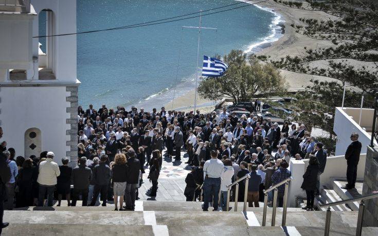 Êçäåßá ôïõ åðé÷åéñçìáôßá ÁëÝîáíäñïõ ÓôáìáôéÜäç óôçí ¶íäñï ôçí ÊõñéáêÞ 22 Áðñéëßïõ 2018. Ï 52÷ñïíïò ðïõ êáôÝëçîå Ýðåéôá áðü 19 çìÝñåò íïóçëåßáò óôç ÌÅÈ ôïõ Íïóïêïìåßïõ "Ã. ÃåííçìáôÜò", åß÷å ôñáõìáôéóôåß óïâáñÜ ôç ÌåãÜëç ÄåõôÝñá áðü ëçóôÝò ìÝóá óôï óðßôé ôïõ óôçí ÊçöéóéÜ. (EUROKINISSI/ËÕÄÉÁ ÓÉÙÑÇ) Êçäåßá ôïõ åðé÷åéñçìáôßá ÁëÝîáíäñïõ ÓôáìáôéÜäç óôçí ¶íäñï ôçí ÊõñéáêÞ 22 Áðñéëßïõ 2018. Ï 52÷ñïíïò ðïõ êáôÝëçîå Ýðåéôá áðü 19 çìÝñåò íïóçëåßáò óôç ÌÅÈ ôïõ Íïóïêïìåßïõ "Ã. ÃåííçìáôÜò", åß÷å ôñáõìáôéóôåß óïâáñÜ ôç ÌåãÜëç ÄåõôÝñá áðü ëçóôÝò ìÝóá óôï óðßôé ôïõ óôçí ÊçöéóéÜ. (EUROKINISSI/ËÕÄÉÁ ÓÉÙÑÇ)