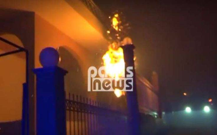 Δραματικές ώρες στην Ηλεία όπου οι φλόγες έφτασαν σε σπίτια