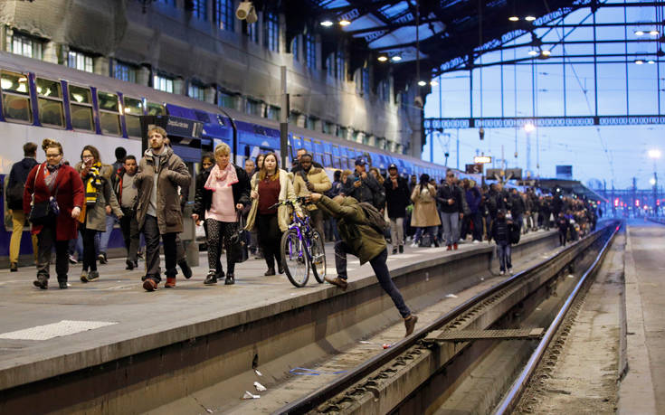 AP_18093219850042 AP_18093219850042