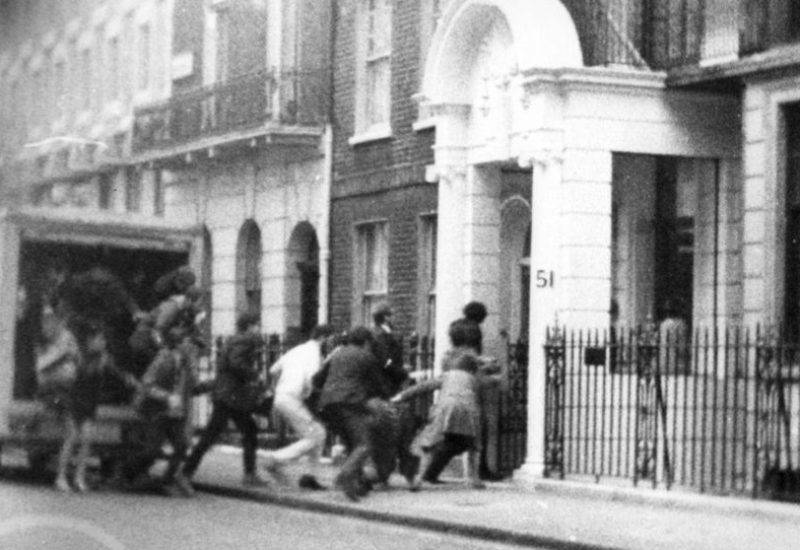Η κατάληψη της ελληνικής πρεσβείας στο Λονδίνο μετά το πραξικόπημα της 21ης Απριλίου