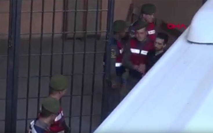 «Η υπόθεση των Ελλήνων στρατιωτικών αποκτά πολιτική διάσταση»