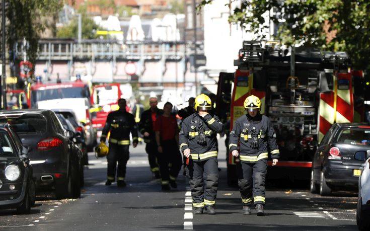 Μία γυναίκα νεκρή σε φωτιά σε διαμέρισμα στο Λονδίνο