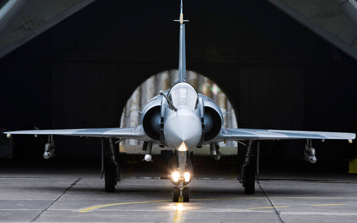 Ξεκίνησε η επιχείρηση ανέλκυσης του Mirage 2000-5