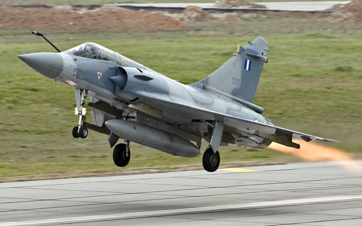 Στον εντοπισμό του μοιραίου Mirage 2000 επικεντρώνονται οι έρευνες