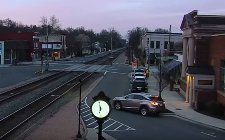 Αν δεν τη βοηθούσε, ακόμη θα το πάλευε