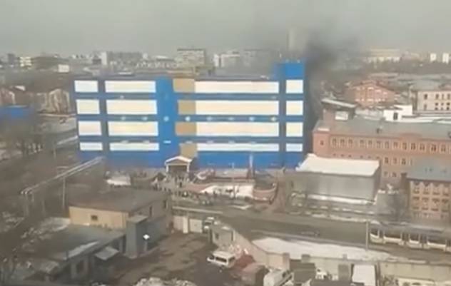 Ένας νεκρός από την πυρκαγιά σε εμπορικό κέντρο της Μόσχας