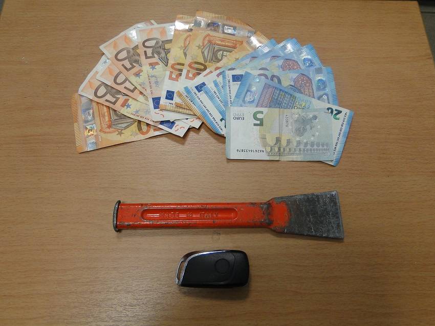 Άνδρας «ρήμαζε» εκδοτικά μηχανήματα του ΟΑΣΘ