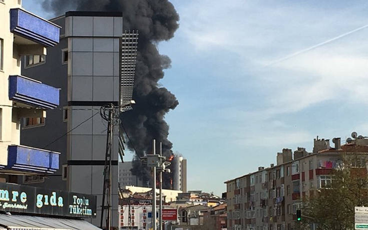 Μεγάλη φωτιά κατακαίει νοσοκομείο στην Κωνσταντινούπολη