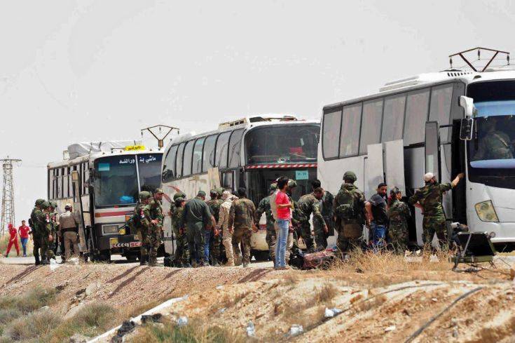 Αντάρτες σε θύλακα νότια της Δαμασκού δέχθηκαν να παραδοθούν