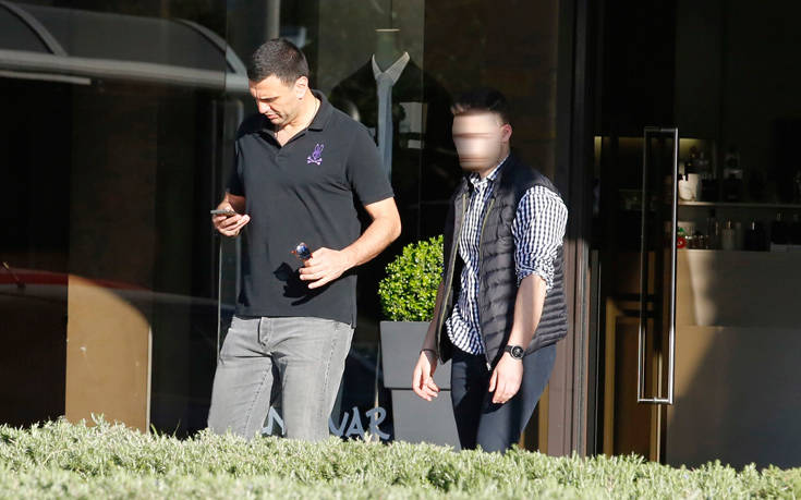 Βόλτα στα «λημέρια» του μετά τον χωρισμό