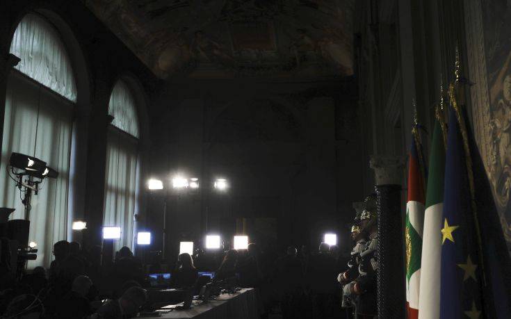 «Κόλαση» στην Ιταλία μετά το βέτο του Ιταλού προέδρου για τον Σαβόνα