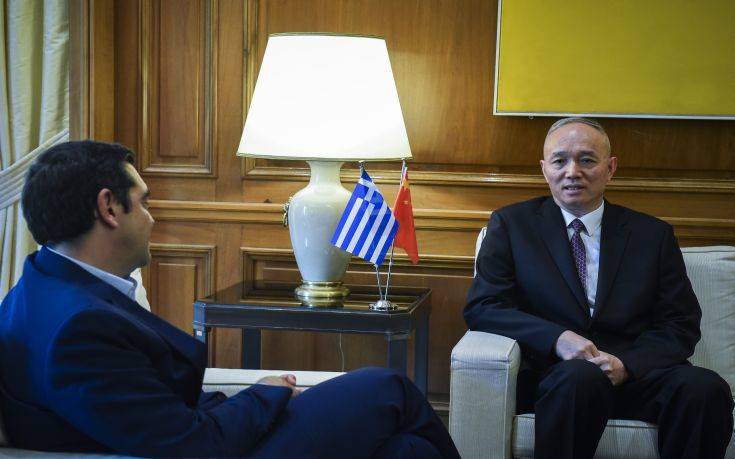 Στο Μαξίμου ο γ.γ. του ΚΚ Πεκίνου, συνάντηση με τον Αλέξη Τσίπρα