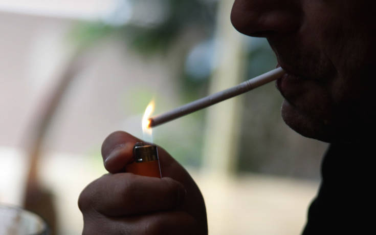 Έρευνα προειδοποιεί: Το κάπνισμα σχετίζεται με αυξημένο κίνδυνο εμφάνισης ψυχικών νόσων
