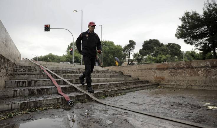 Αποκαθίστανται σταδιακά τα προβλήματα από την καταιγίδα στη Θεσσαλονίκη