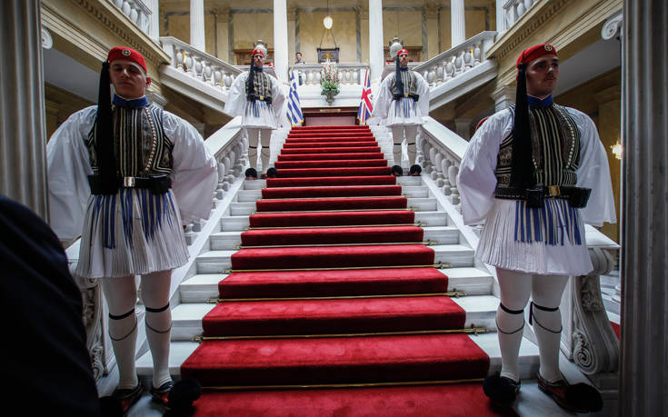 ΚΑΡΟΛΟΣ ΚΑΜΙΛΑ ΚΑΡΟΛΟΣ ΚΑΜΙΛΑ